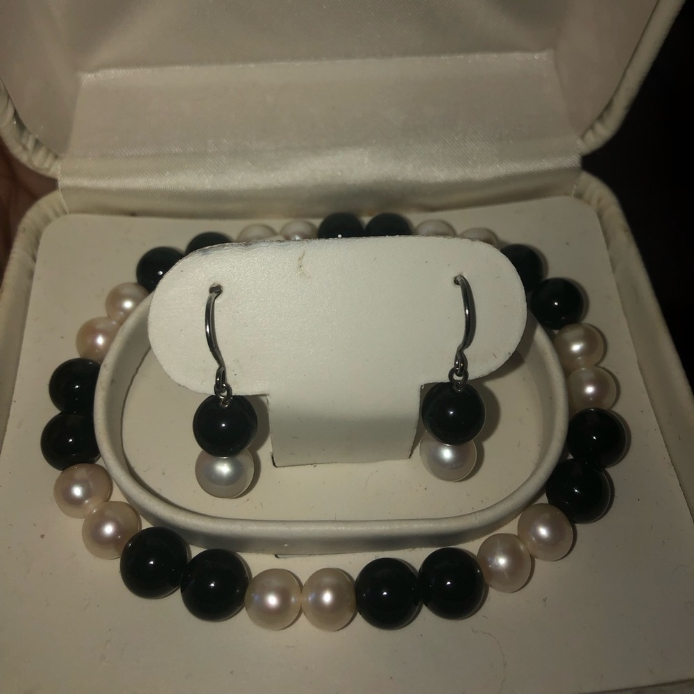 ❗️ CLOSING SALE ❗️NECKLACE, EARRINGS, & BRACELET - STANDARD NECKLACE